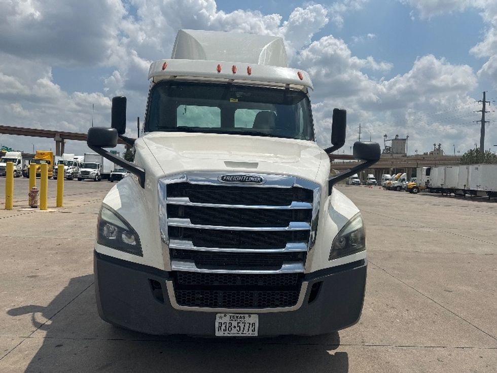 Day Cab Tractor-Heavy Duty Tractors-Freightliner-2019-T12664ST-Fort Worth-TX-471,636\n\t\tmiles-$ 45,500 - Image 2