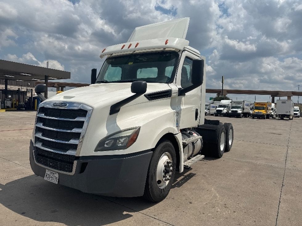 Day Cab Tractor-Heavy Duty Tractors-Freightliner-2019-T12664ST-Fort Worth-TX-471,636\n\t\tmiles-$ 45,500 - Image 3