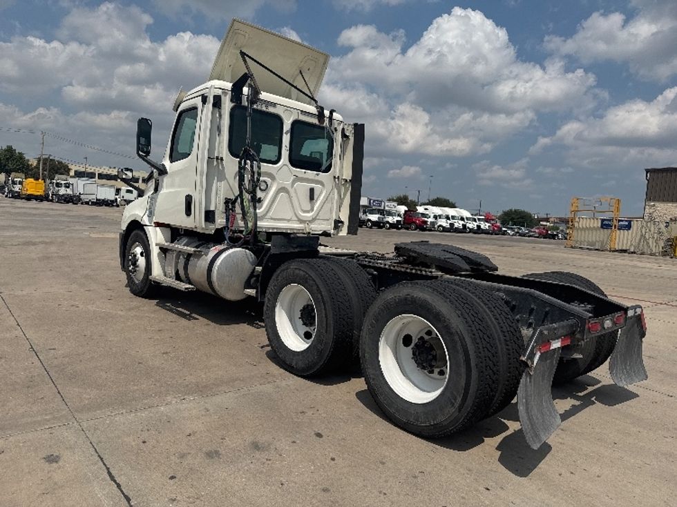Day Cab Tractor-Heavy Duty Tractors-Freightliner-2019-T12664ST-Fort Worth-TX-471,636\n\t\tmiles-$ 45,500 - Image 5