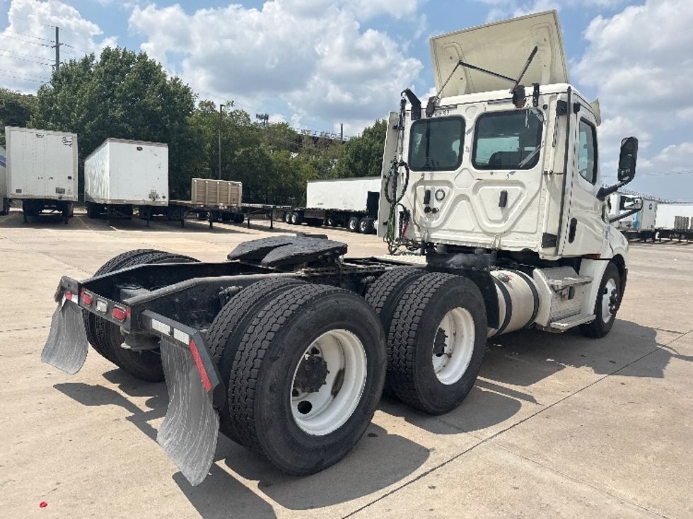 Day Cab Tractor-Heavy Duty Tractors-Freightliner-2019-T12664ST-Fort Worth-TX-471,636\n\t\tmiles-$ 45,500 - Image 7
