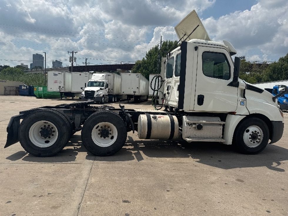 Day Cab Tractor-Heavy Duty Tractors-Freightliner-2019-T12664ST-Fort Worth-TX-471,636\n\t\tmiles-$ 45,500 - Image 8