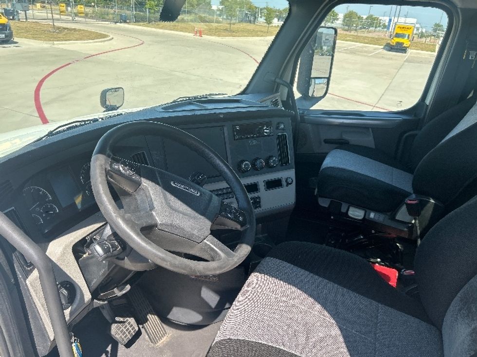Day Cab Tractor-Heavy Duty Tractors-Freightliner-2019-T12664ST-Fort Worth-TX-648,488\n\t\tmiles-$ 27,000 - Image 10