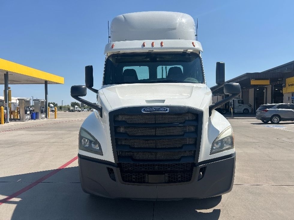 Day Cab Tractor-Heavy Duty Tractors-Freightliner-2019-T12664ST-Fort Worth-TX-648,488\n\t\tmiles-$ 27,000 - Image 2