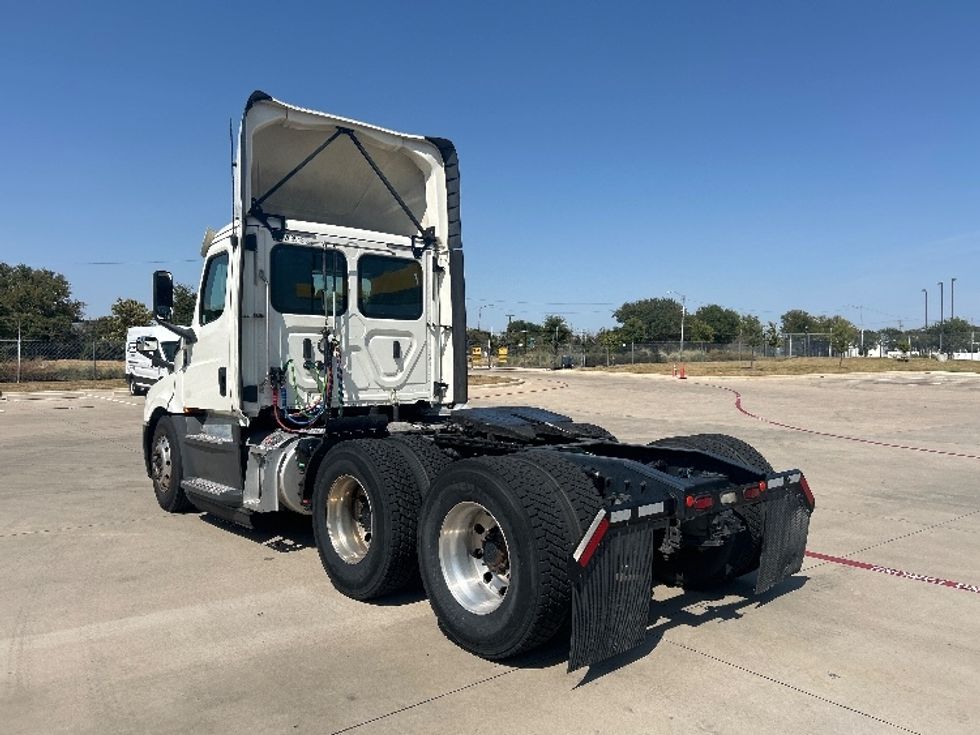 Day Cab Tractor-Heavy Duty Tractors-Freightliner-2019-T12664ST-Fort Worth-TX-648,488\n\t\tmiles-$ 27,000 - Image 5