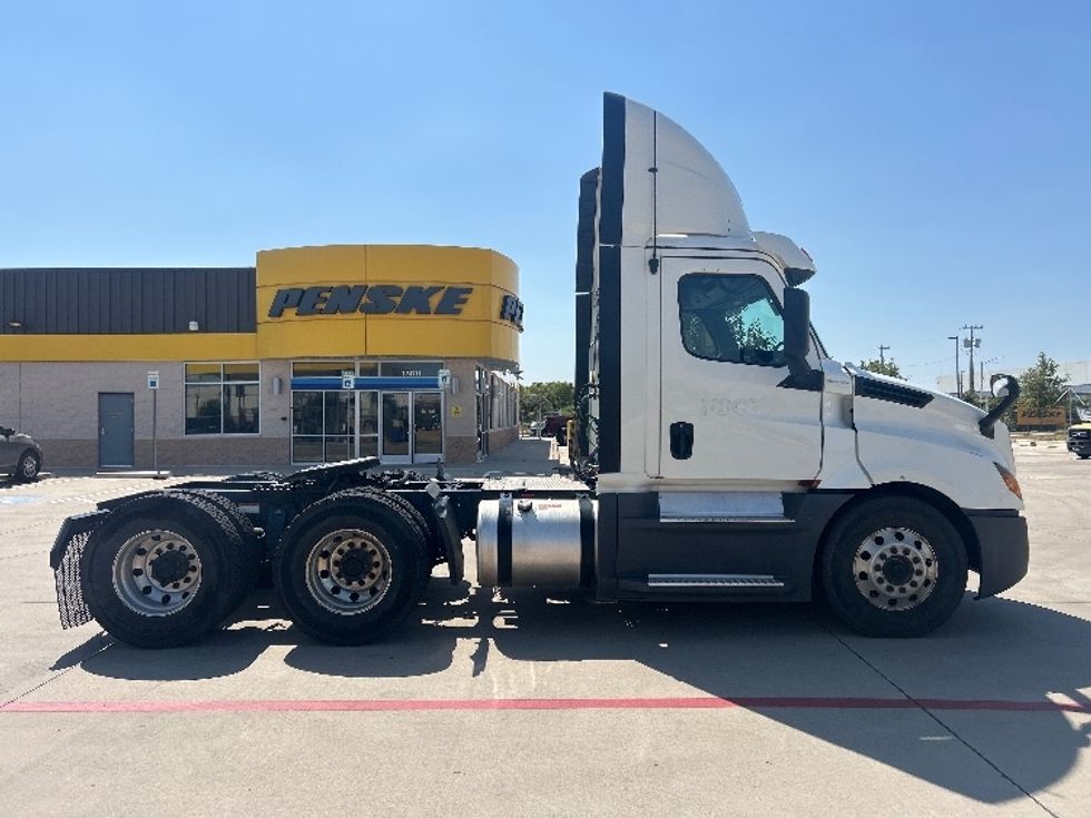 Day Cab Tractor-Heavy Duty Tractors-Freightliner-2019-T12664ST-Fort Worth-TX-648,488\n\t\tmiles-$ 27,000 - Image 8