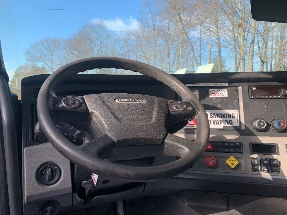 Day Cab Tractor-Heavy Duty Tractors-Freightliner-2019-T12664ST-Franklin-MA-233,934\n\t\tmiles-$ 52,000 - Image 11