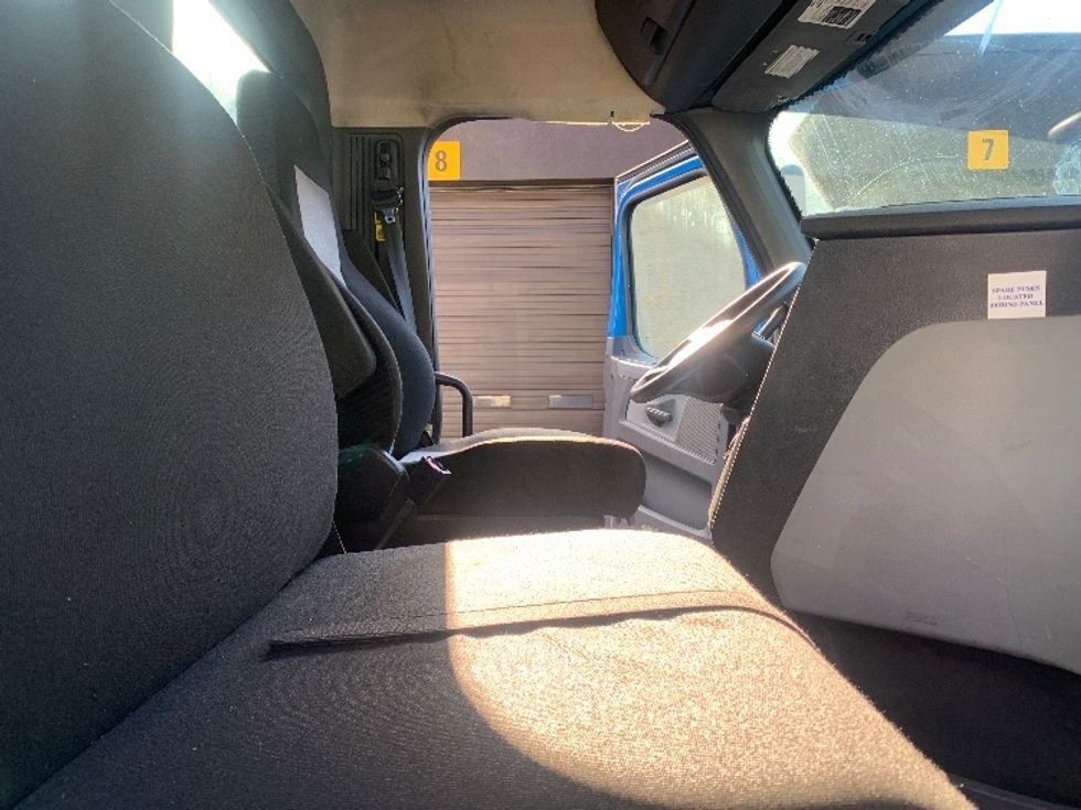 Day Cab Tractor-Heavy Duty Tractors-Freightliner-2019-T12664ST-Franklin-MA-233,934\n\t\tmiles-$ 52,000 - Image 14