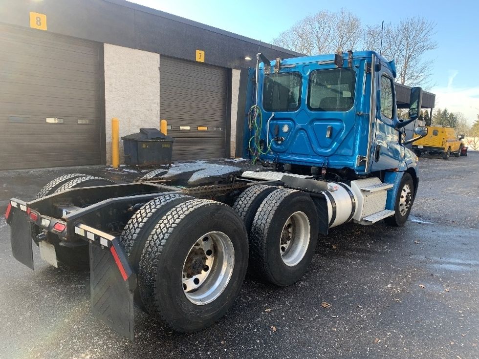 Day Cab Tractor-Heavy Duty Tractors-Freightliner-2019-T12664ST-Franklin-MA-233,934\n\t\tmiles-$ 52,000 - Image 7