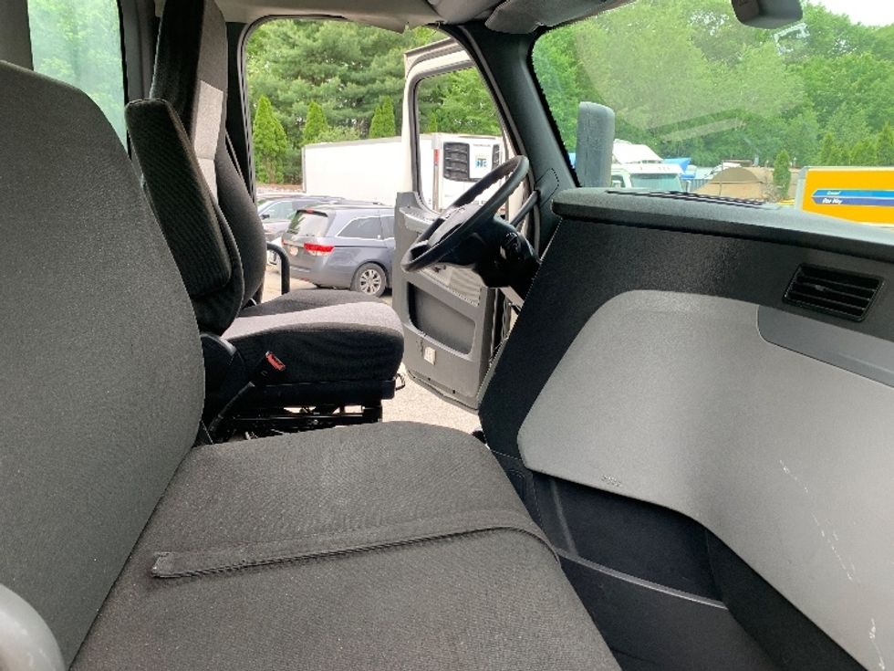 Day Cab Tractor-Heavy Duty Tractors-Freightliner-2019-T12664ST-Franklin-MA-235,207\n\t\tmiles-$ 50,000 - Image 14