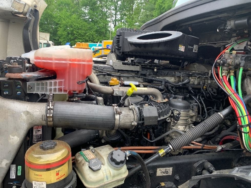 Day Cab Tractor-Heavy Duty Tractors-Freightliner-2019-T12664ST-Franklin-MA-238,074\n\t\tmiles-$ 37,000 - Image 16