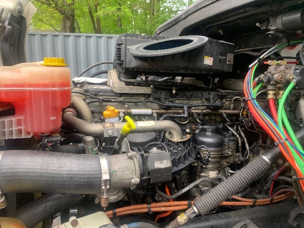 Day Cab Tractor-Heavy Duty Tractors-Freightliner-2019-T12664ST-Franklin-MA-316,383\n\t\tmiles-$ 45,750 - Image 16