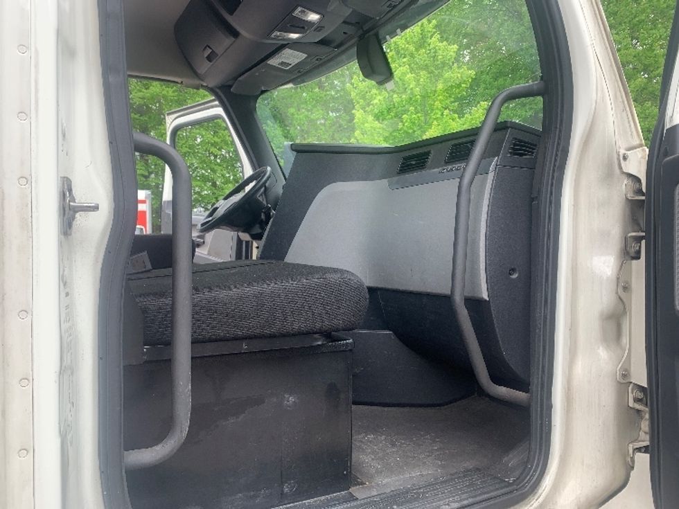 Day Cab Tractor-Heavy Duty Tractors-Freightliner-2019-T12664ST-Franklin-MA-319,947\n\t\tmiles-$ 45,250 - Image 12