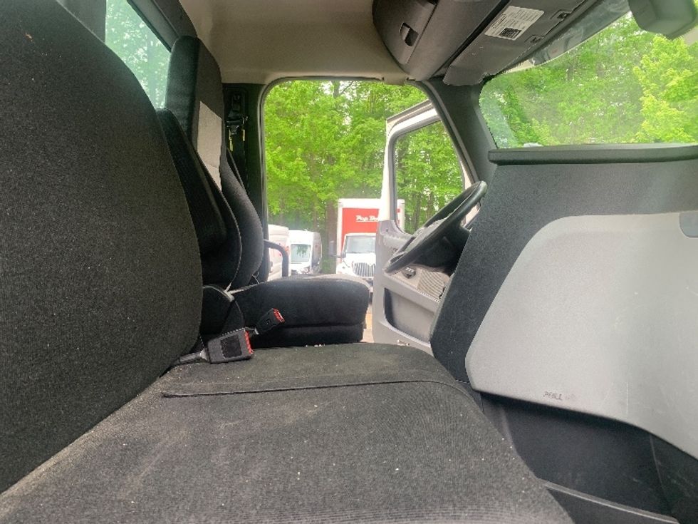 Day Cab Tractor-Heavy Duty Tractors-Freightliner-2019-T12664ST-Franklin-MA-319,947\n\t\tmiles-$ 45,250 - Image 14