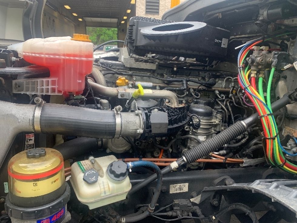 Day Cab Tractor-Heavy Duty Tractors-Freightliner-2019-T12664ST-Franklin-MA-319,947\n\t\tmiles-$ 45,250 - Image 16