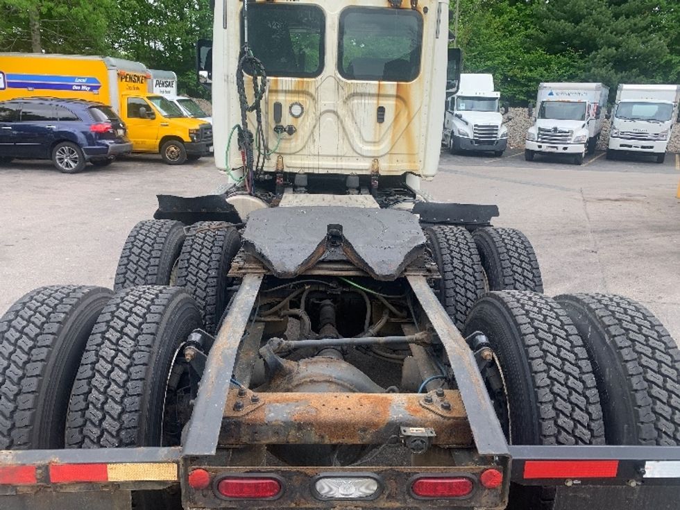 Day Cab Tractor-Heavy Duty Tractors-Freightliner-2019-T12664ST-Franklin-MA-319,947\n\t\tmiles-$ 45,250 - Image 6