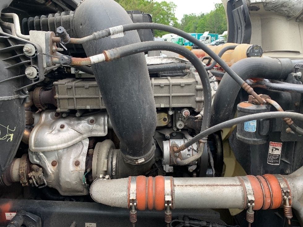 Day Cab Tractor-Heavy Duty Tractors-Freightliner-2019-T12664ST-Franklin-MA-391,189\n\t\tmiles-$ 42,000 - Image 15