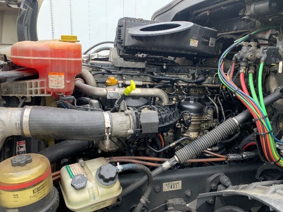 Day Cab Tractor-Heavy Duty Tractors-Freightliner-2019-T12664ST-Franklin-MA-392,312\n\t\tmiles-$ 34,250 - Image 16