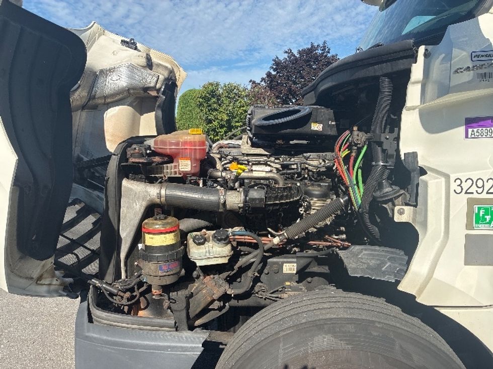 Day Cab Tractor-Heavy Duty Tractors-Freightliner-2019-T12664ST-Franklin-MA-473,491\n\t\tmiles-$ 38,750 - Image 16