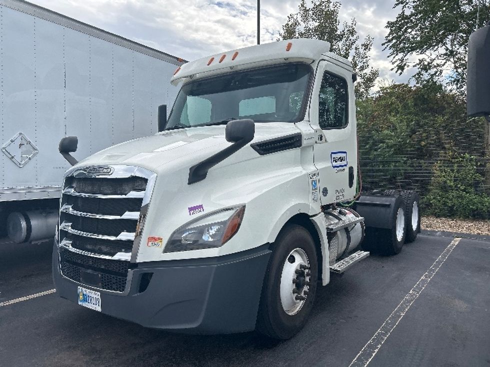 Day Cab Tractor-Heavy Duty Tractors-Freightliner-2019-T12664ST-Franklin-MA-509,318\n\t\tmiles-$ 33,500 - Image 1
