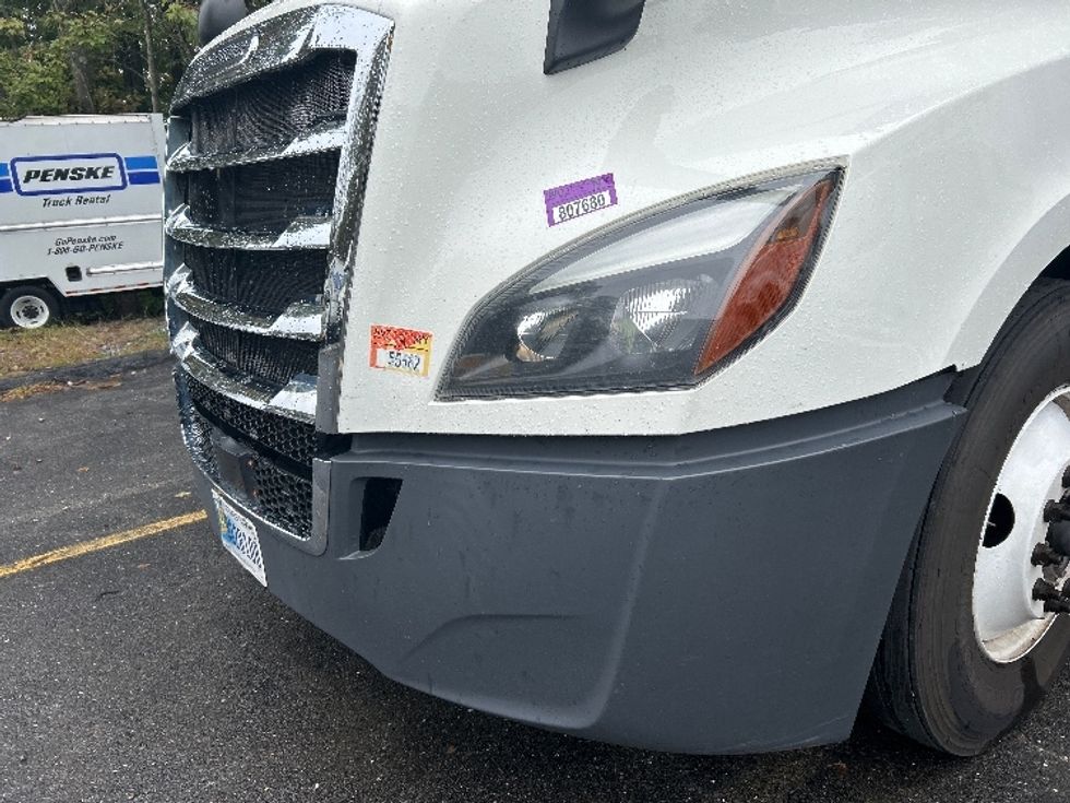 Day Cab Tractor-Heavy Duty Tractors-Freightliner-2019-T12664ST-Franklin-MA-509,318\n\t\tmiles-$ 33,500 - Image 17