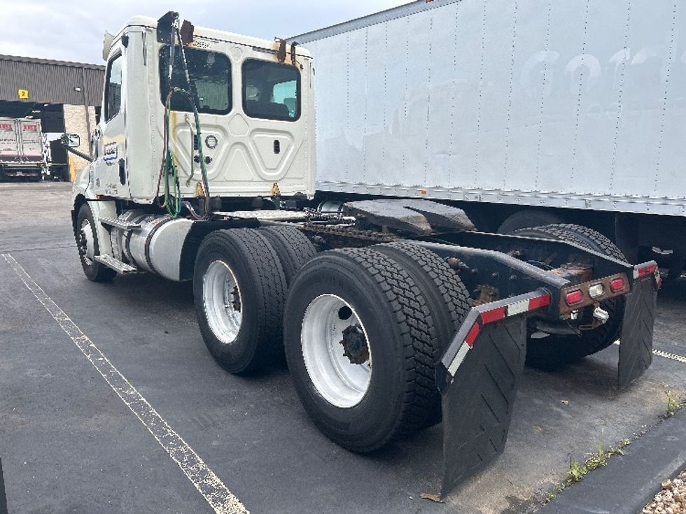 Day Cab Tractor-Heavy Duty Tractors-Freightliner-2019-T12664ST-Franklin-MA-509,318\n\t\tmiles-$ 33,500 - Image 5