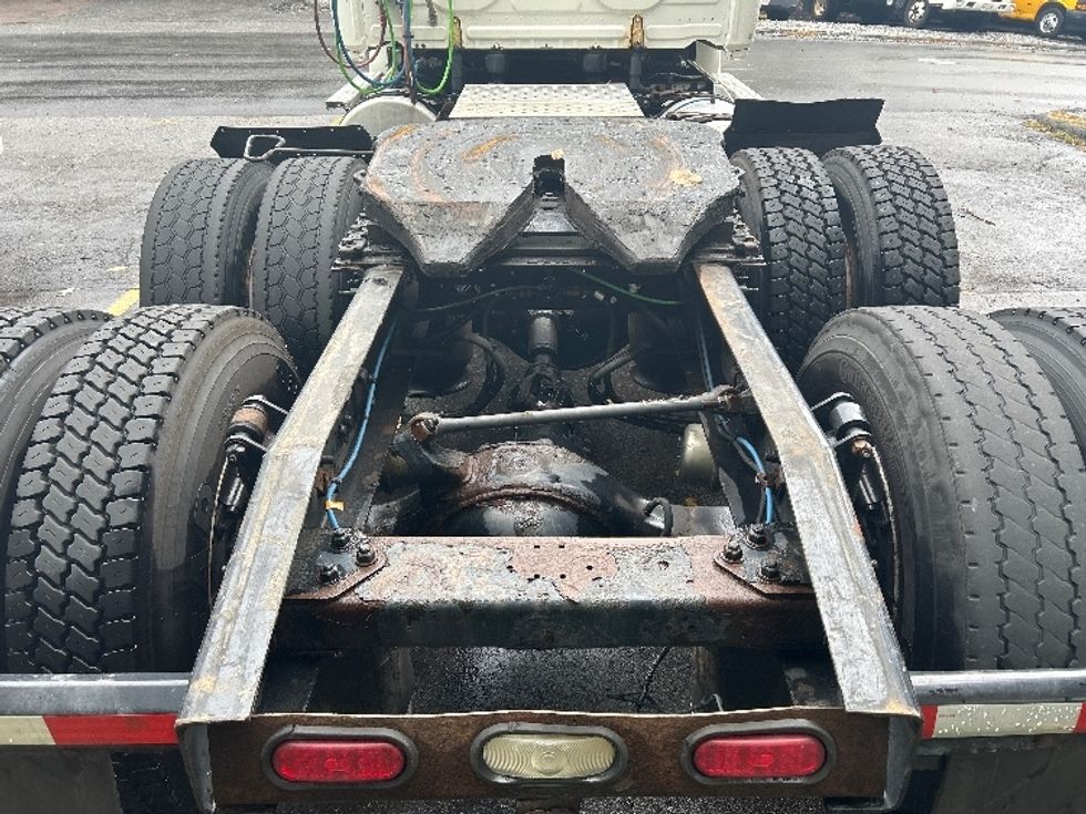 Day Cab Tractor-Heavy Duty Tractors-Freightliner-2019-T12664ST-Franklin-MA-509,318\n\t\tmiles-$ 33,500 - Image 6