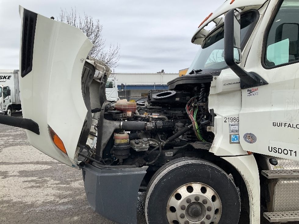 Day Cab Tractor-Heavy Duty Tractors-Freightliner-2019-T12664ST-Fredonia-NY-255,649\n\t\tmiles-$ 52,250 - Image 16