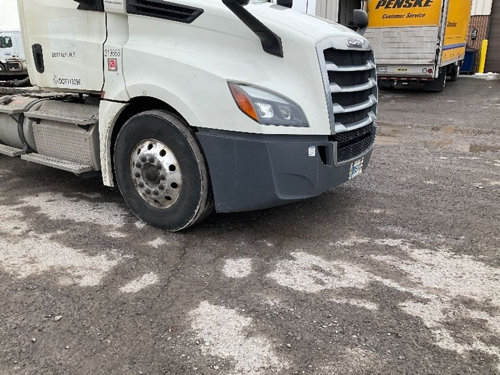 Day Cab Tractor-Heavy Duty Tractors-Freightliner-2019-T12664ST-Fredonia-NY-255,649\n\t\tmiles-$ 52,250 - Image 19
