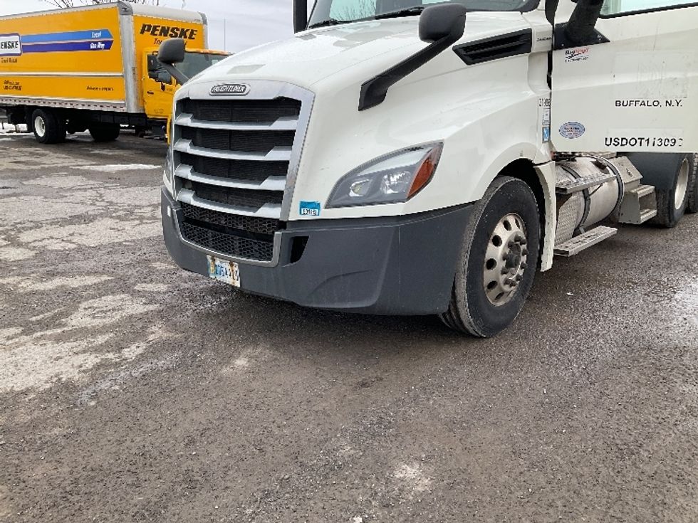 Day Cab Tractor-Heavy Duty Tractors-Freightliner-2019-T12664ST-Fredonia-NY-255,649\n\t\tmiles-$ 52,250 - Image 20