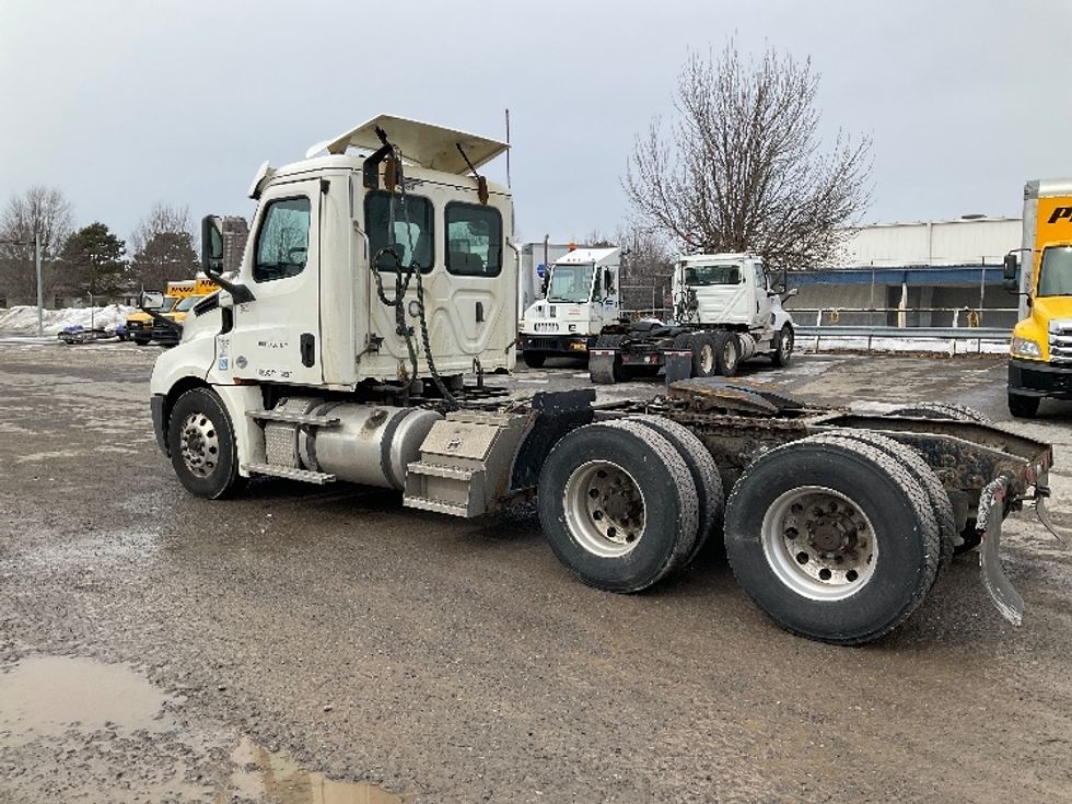 Day Cab Tractor-Heavy Duty Tractors-Freightliner-2019-T12664ST-Fredonia-NY-255,649\n\t\tmiles-$ 52,250 - Image 5