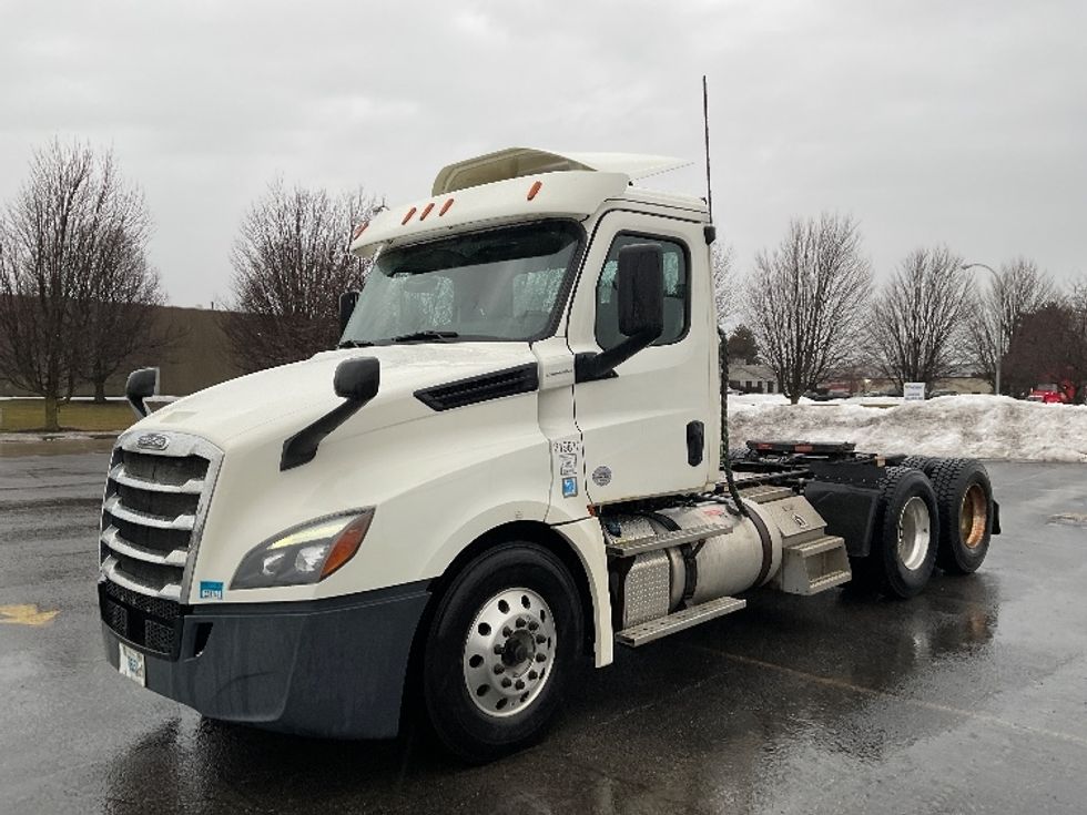 Day Cab Tractor-Heavy Duty Tractors-Freightliner-2019-T12664ST-Fredonia-NY-296,605\n\t\tmiles-$ 48,250 - Image 3