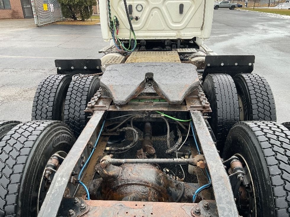 2019 Freightliner Cascadia 126" Day cab photo 6