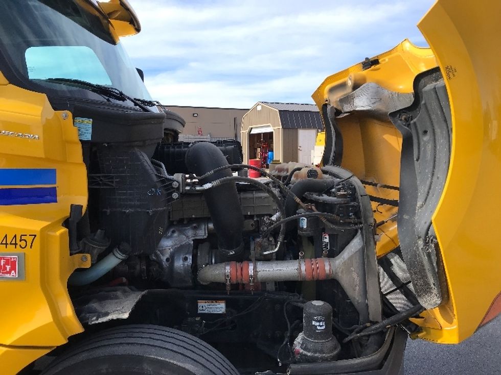 Day Cab Tractor-Heavy Duty Tractors-Freightliner-2019-T12664ST-Fredonia-NY-489,379\n\t\tmiles-$ 29,000 - Image 15