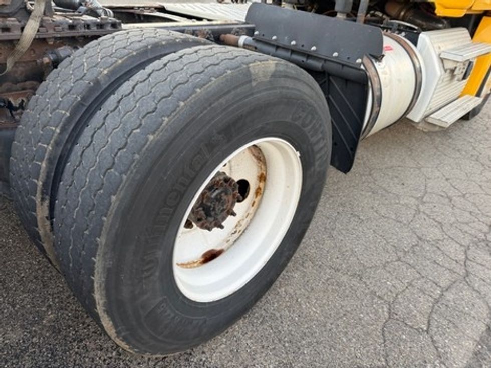 Day Cab Tractor-Heavy Duty Tractors-Freightliner-2019-T12664ST-Fredonia-NY-489,379\n\t\tmiles-$ 29,000 - Image 20