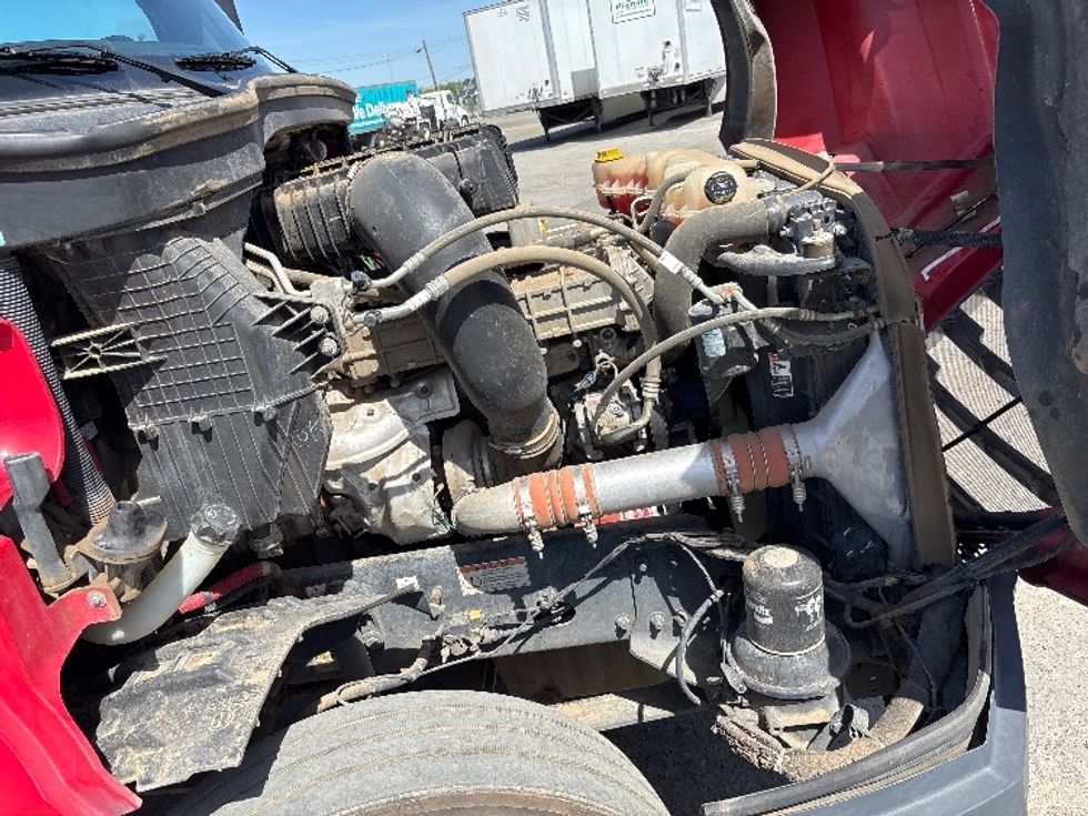 Day Cab Tractor-Heavy Duty Tractors-Freightliner-2019-T12664ST-Fresno-CA-116,683\n\t\tmiles-$ 55,500 - Image 15