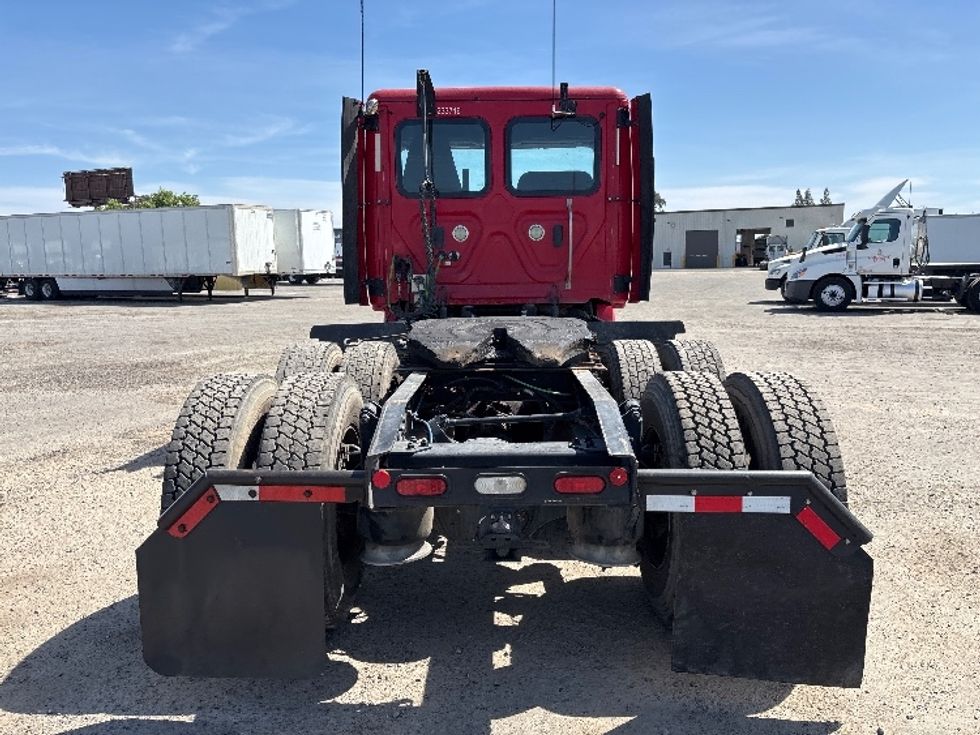 Day Cab Tractor-Heavy Duty Tractors-Freightliner-2019-T12664ST-Fresno-CA-116,683\n\t\tmiles-$ 55,500 - Image 6
