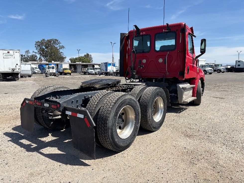 Day Cab Tractor-Heavy Duty Tractors-Freightliner-2019-T12664ST-Fresno-CA-116,683\n\t\tmiles-$ 55,500 - Image 7