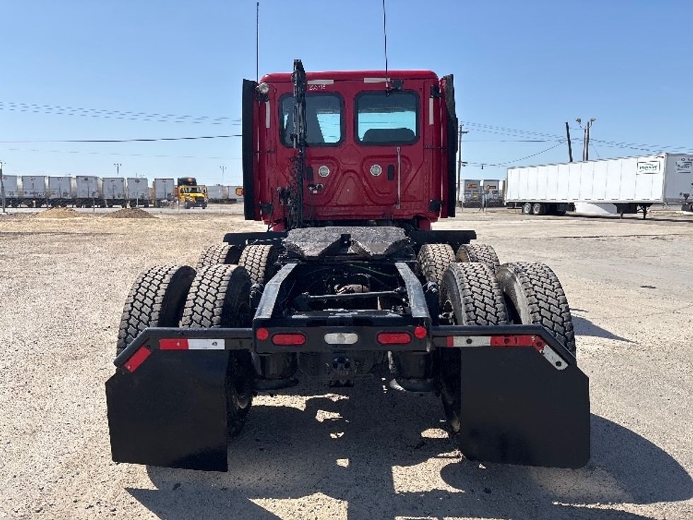 Day Cab Tractor-Heavy Duty Tractors-Freightliner-2019-T12664ST-Fresno-CA-140,497\n\t\tmiles-$ 55,500 - Image 6