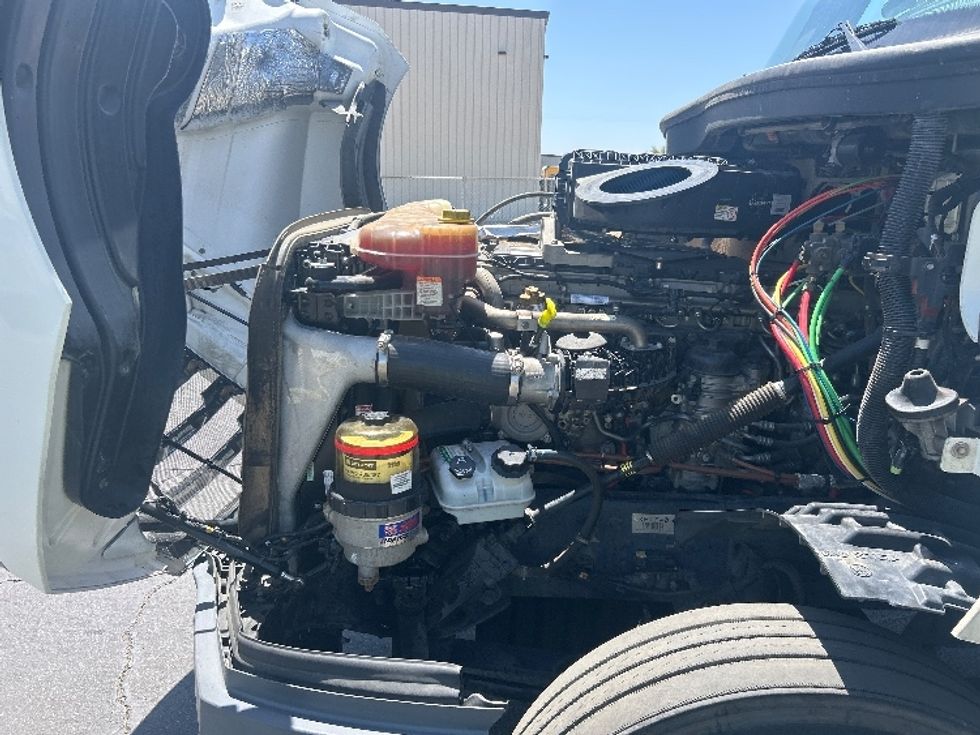 Day Cab Tractor-Heavy Duty Tractors-Freightliner-2019-T12664ST-Fresno-CA-241,288\n\t\tmiles-$ 58,500 - Image 16