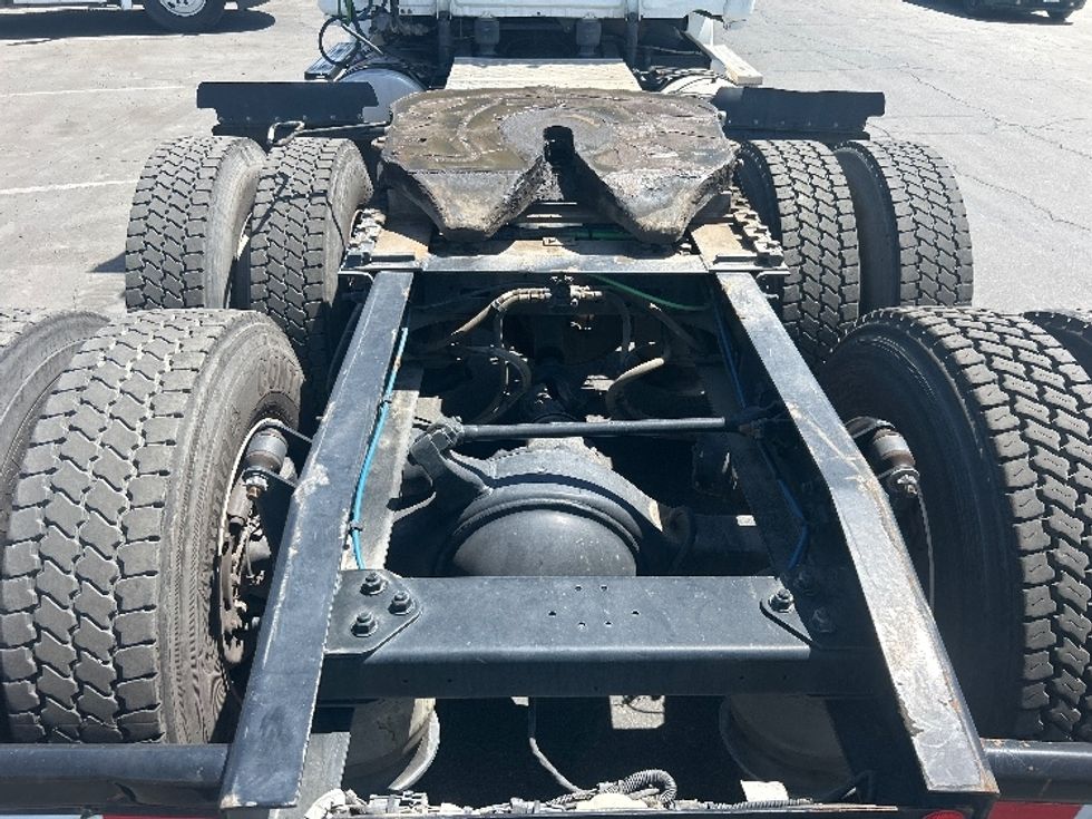 Day Cab Tractor-Heavy Duty Tractors-Freightliner-2019-T12664ST-Fresno-CA-241,288\n\t\tmiles-$ 58,500 - Image 6