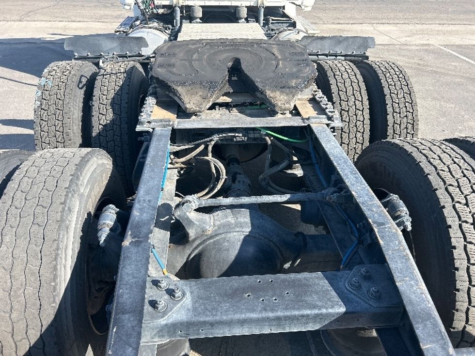 Day Cab Tractor-Heavy Duty Tractors-Freightliner-2019-T12664ST-Fresno-CA-284,607\n\t\tmiles-$ 52,250 - Image 6