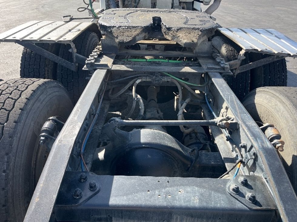 Day Cab Tractor-Heavy Duty Tractors-Freightliner-2019-T12664ST-Fresno-CA-390,232\n\t\tmiles-$ 47,500 - Image 6