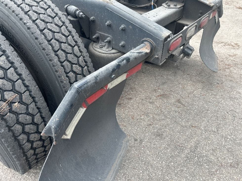 Day Cab Tractor-Heavy Duty Tractors-Freightliner-2019-T12664ST-Gainesville-FL-498,351\n\t\tmiles-$ 39,250 - Image 17