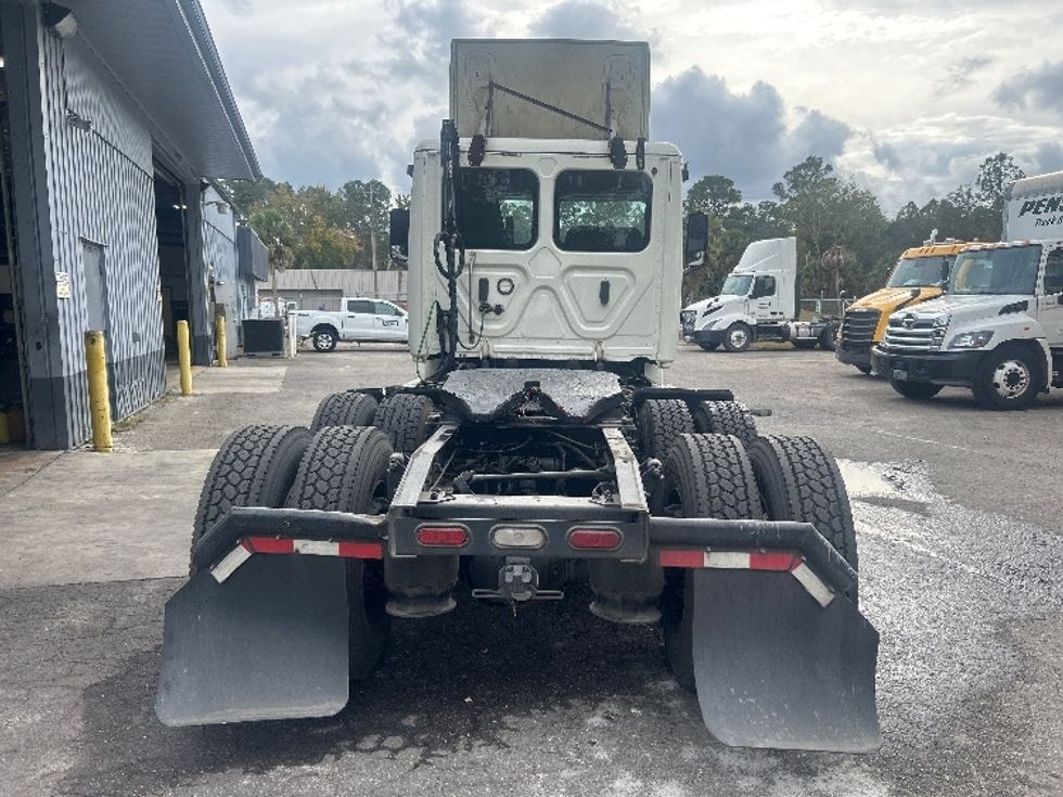 Day Cab Tractor-Heavy Duty Tractors-Freightliner-2019-T12664ST-Gainesville-FL-498,351\n\t\tmiles-$ 39,250 - Image 6