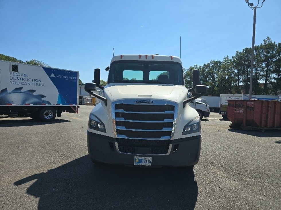 Day Cab Tractor-Heavy Duty Tractors-Freightliner-2019-T12664ST-Gainesville-GA-376,265\n\t\tmiles-$ 61,500 - Image 2
