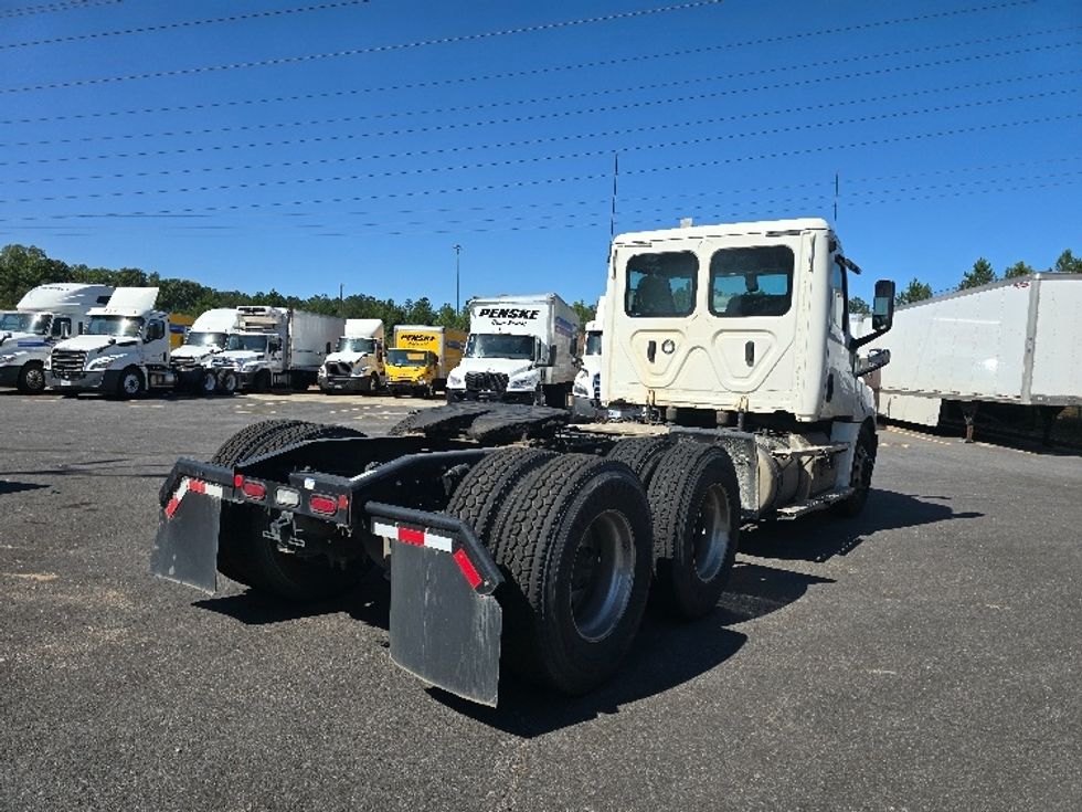 Day Cab Tractor-Heavy Duty Tractors-Freightliner-2019-T12664ST-Gainesville-GA-376,265\n\t\tmiles-$ 61,500 - Image 7