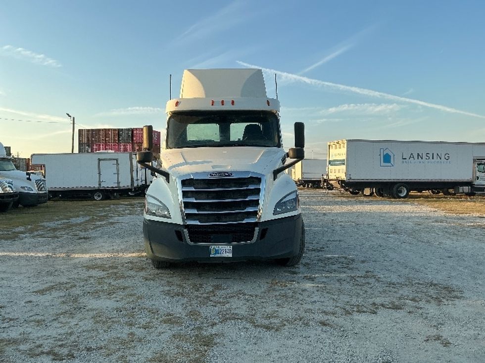 Day Cab Tractor-Heavy Duty Tractors-Freightliner-2019-T12664ST-Garden City-GA-253,456\n\t\tmiles-$ 53,750 - Image 2