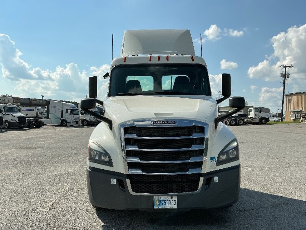 Day Cab Tractor-Heavy Duty Tractors-Freightliner-2019-T12664ST-Garden City-GA-255,542\n\t\tmiles-$ 57,750 - Image 2