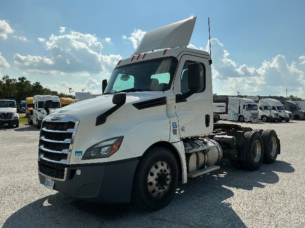 Day Cab Tractor-Heavy Duty Tractors-Freightliner-2019-T12664ST-Garden City-GA-255,542\n\t\tmiles-$ 57,750 - Image 3