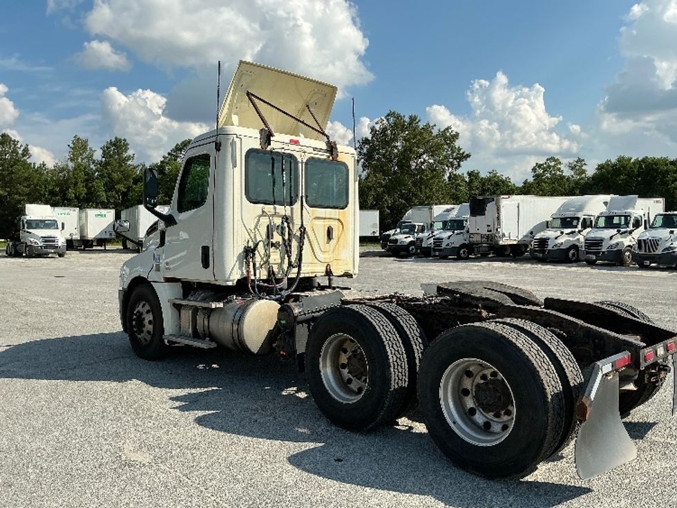 Day Cab Tractor-Heavy Duty Tractors-Freightliner-2019-T12664ST-Garden City-GA-255,542\n\t\tmiles-$ 57,750 - Image 5